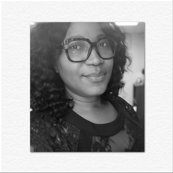 Meet Evelyn!  Welcome to my closet (comments full) - Picture 4 of 11